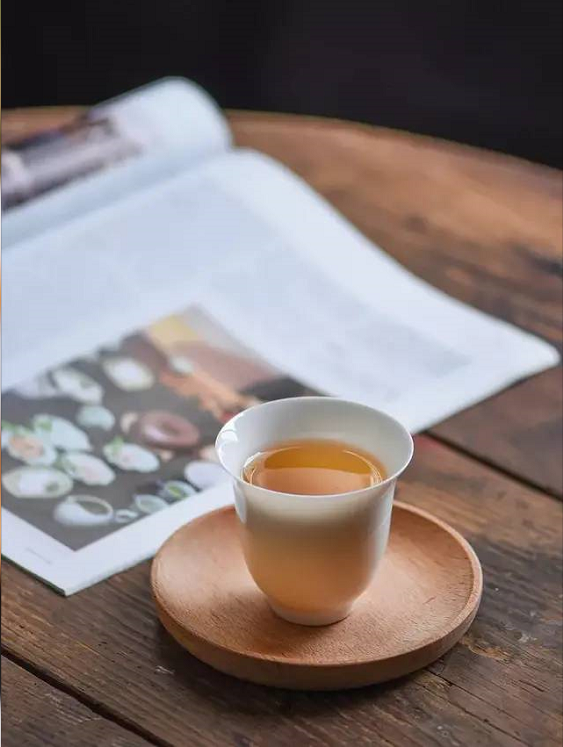 喝茶,追求的是静谧岁月中的一份舒适与淡雅.