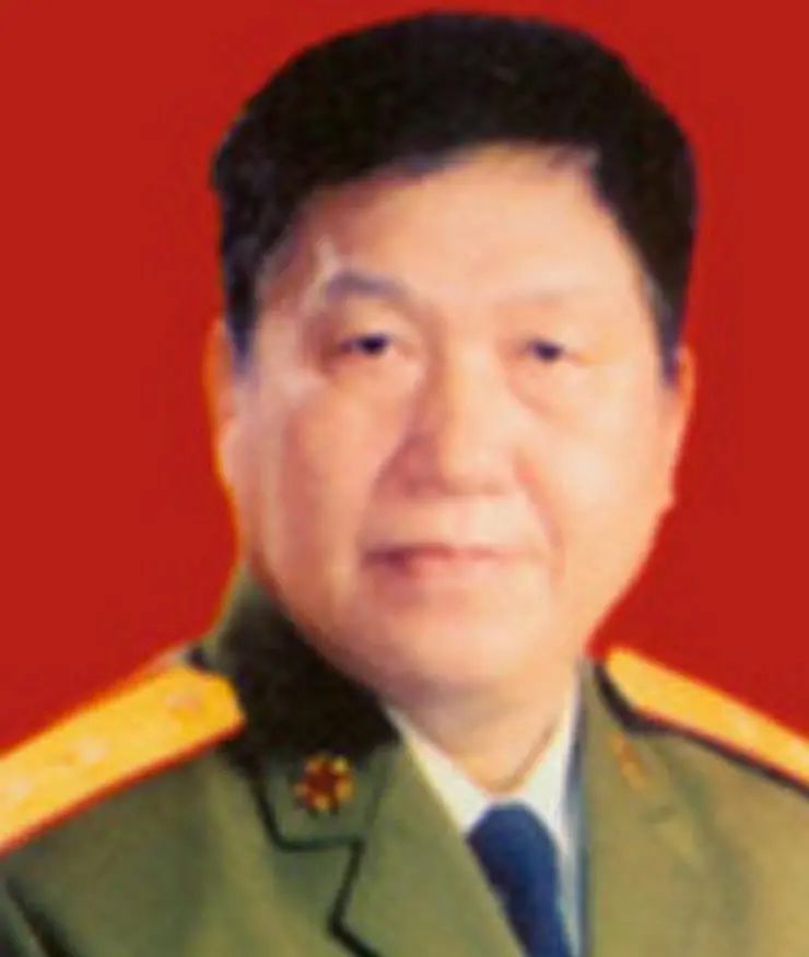马秉臣中将,1984年收复两山时任11军军长.